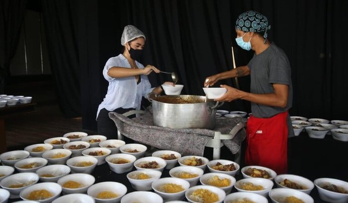 Campanha Solidária: Alimentando Famílias em Situação de Rua