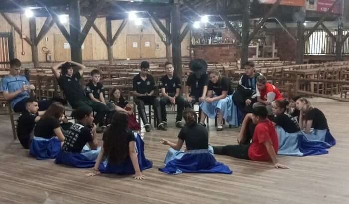 Ajuda invernada juvenil 