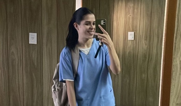 Ajude a Rebeca concluir a faculdade de medicina