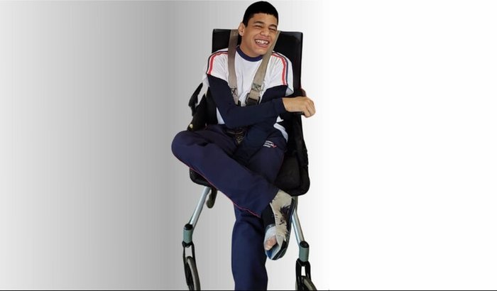 CAMPANHA SOLIDÁRIA: UMA NOVA CADEIRA PARA O GUILHERME