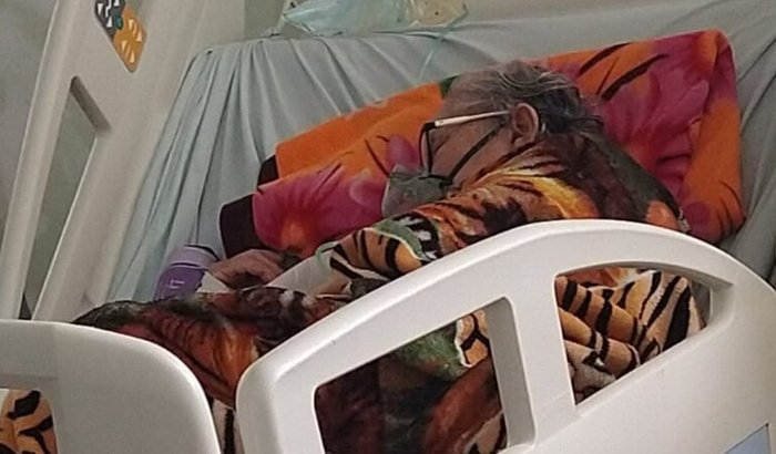 Ajuda para ver minha avó no hospital
