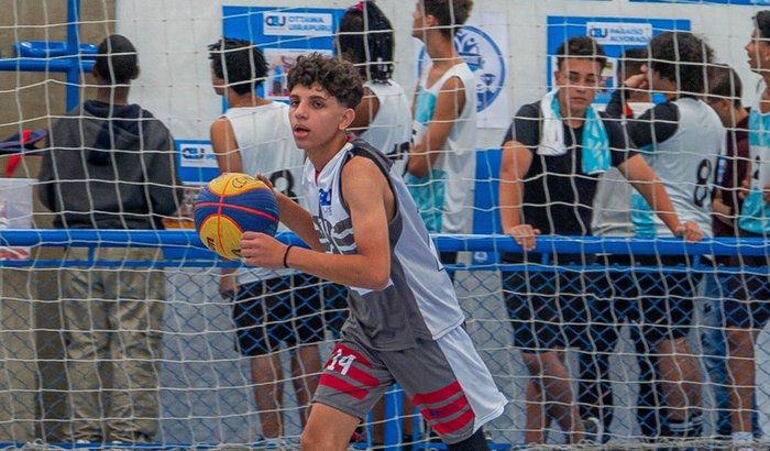 Sou atleta de basquete e fui convocado pro campeonato Sul americana