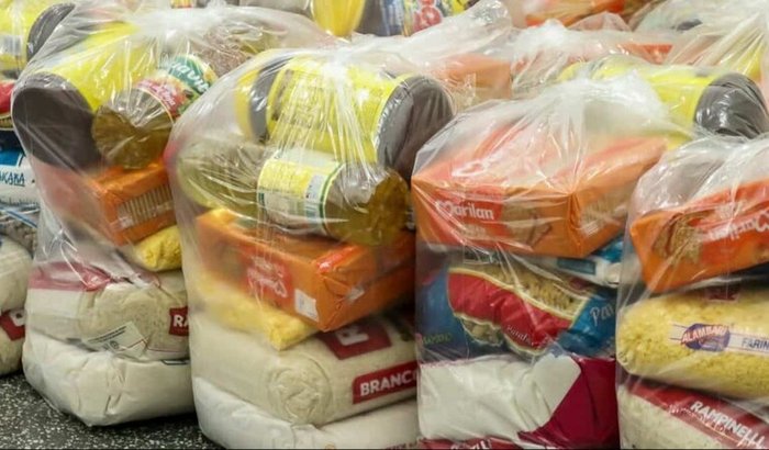 Arrecadação de cestas básicas / Famílias carentes