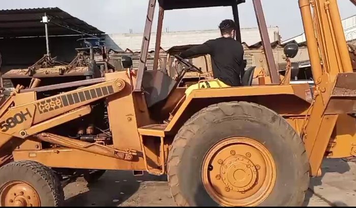 Quero minha Retroescavadeira 580H para eu trabalhar