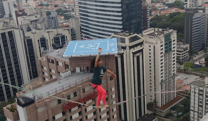 Ajude a atleta Monique Paredes 