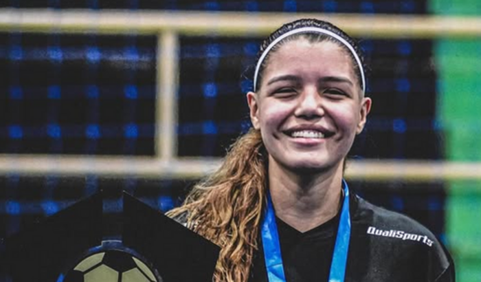 Ajude a Manu na sua jornada profissional 🇺🇲