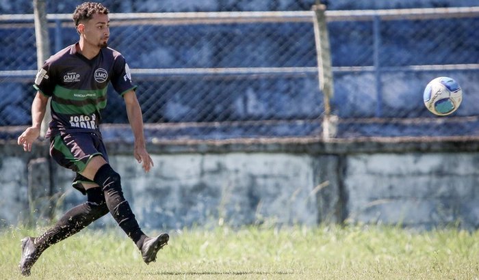 Ajuda para pagar o alojamento para meu teste para jogar o carioca com o Barra Mansa 