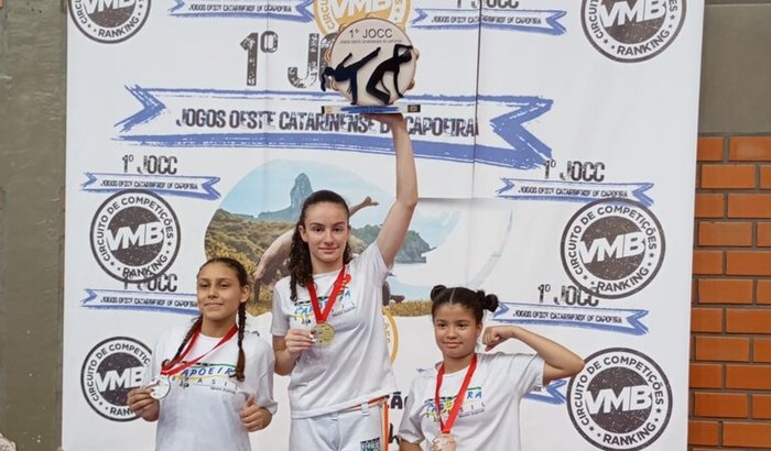 Ajude nossa atleta a chegar no maior campeonato de Capoeira do mundo (VMB9 BRASÍLIA DF)