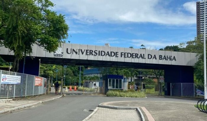 me ajude a me manter na ufba