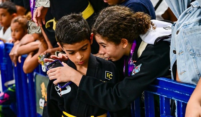 Operação EUA - Nos ajude a competir!