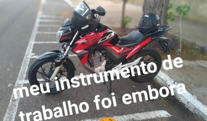 Compra da moto de um moto taxista 