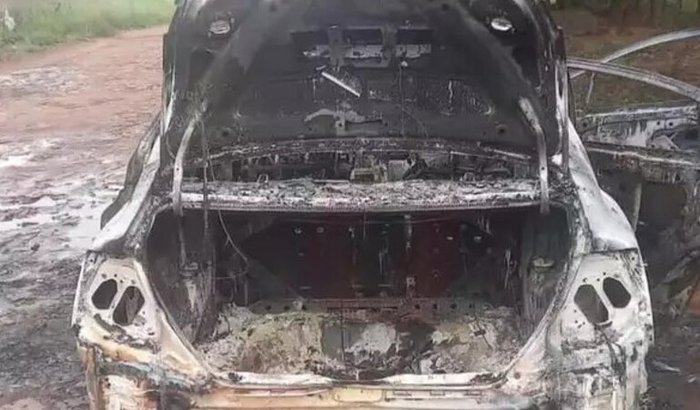 CARRO ROUBADO E QUEIMADO: PRECISO DE AJUDA!