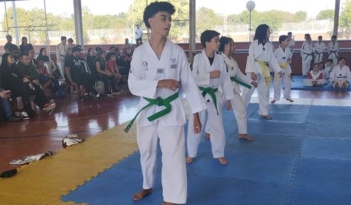 Ajude meu filho a disputar o Campeonato Brasileiroo.