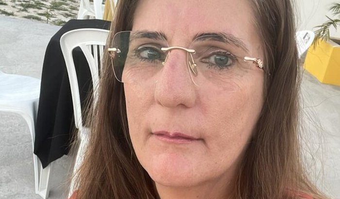 Ajude Liana a Ouvir Novamente!