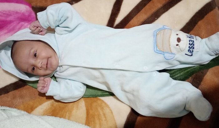 Ajude a comprar quatro latas de fórmula Aptamil 1 para bebê