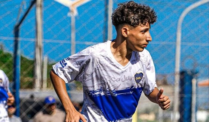 Ajude Ryan a jogar futebol no exterior 