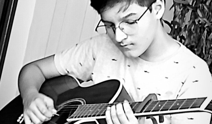 Compra de uma Guitarra para filho de 14 anos