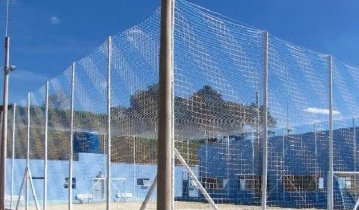 Rede de proteção pro futvôlei.