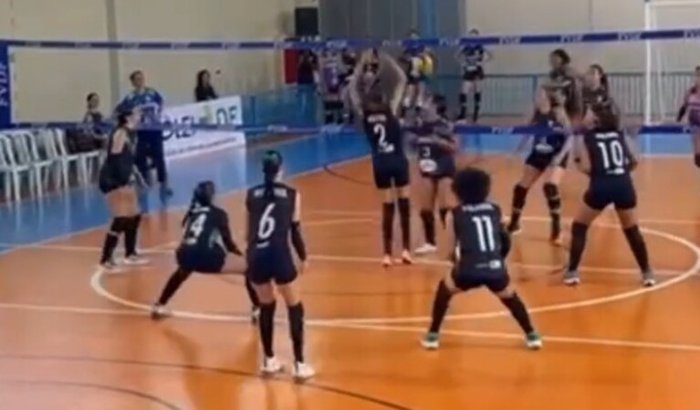 Ajuda para viagem campeonato de vôlei.