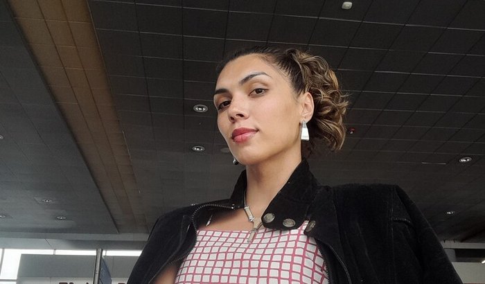 Apoie Eliara: uma artista trans recomeçando na França