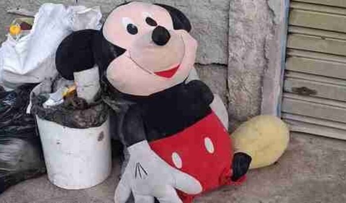 Perdeu tudo! O drama de Samara: sem bolsos nas calças