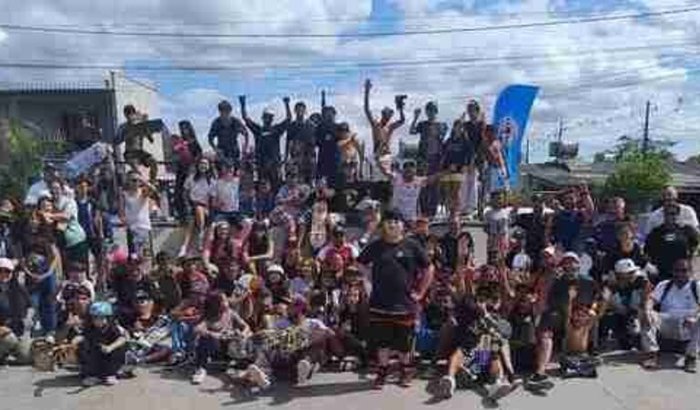 Ajudar a construir uma cobertura para a nossa pista de skate .