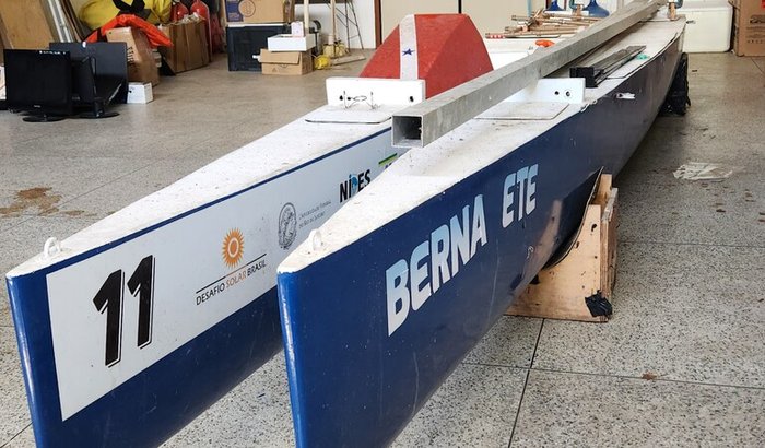 Ajude o Bernadete voltar a água 🚢☀️