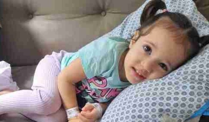 Helena Vencendo a Leucemia aos 2 aninhos.