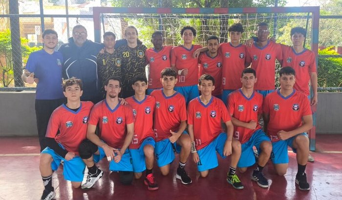 Ajudar a um time de handebol a ir ao sudamericano de clubes.