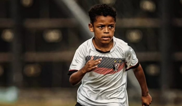 “Ajude o Davi a realizar o sonho de jogar no Vasco!”