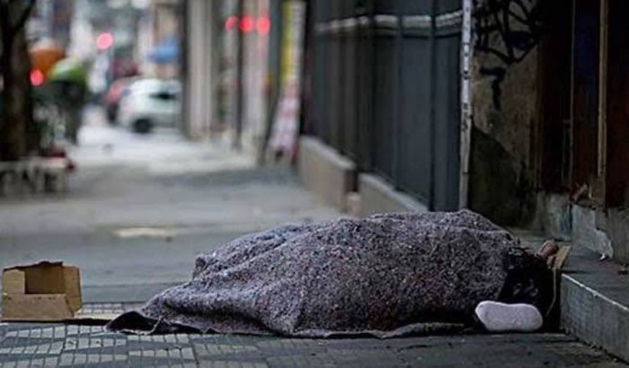 Compra de cobertores para morador de rua 
