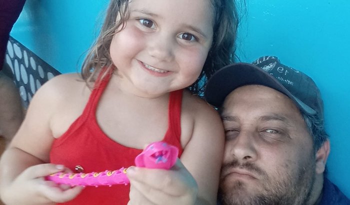 Ajude o Leandro em sua cirurgia oftalmológica