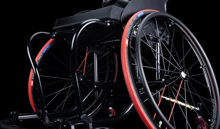 Ajude um atleta ah comprar uma cadeira de rodas de competição 