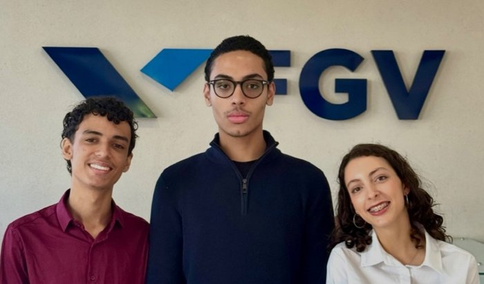 Ajude três jovens brasileiros a representar o Brasil na China.
