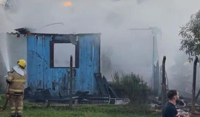 ajude a familia da Lavinia, a casa dela pegou fogo e eles perderam tudo.