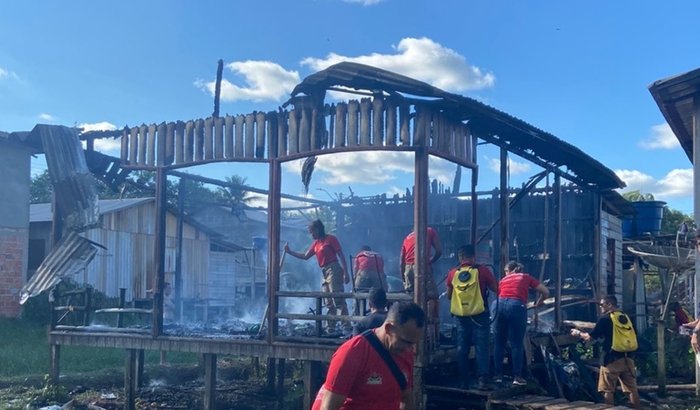 Ajudar a comprar casa que foi queimada 