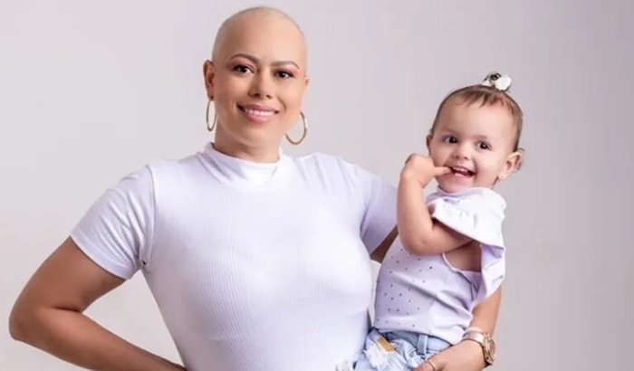 Uma mãe em tratamento, lutando com fé e amor 