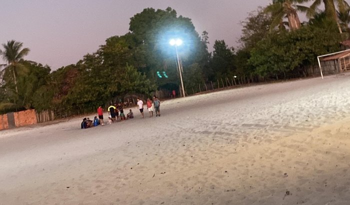 Ajudar na compra de 2  refletores campo de flexeira 