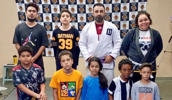 Kimonos para as crianças do Projeto Social Oss