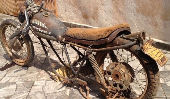 Moto do trabalho, ajude!
