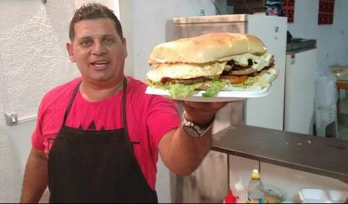 Ajude o Guina a reconstruir sua lanchonete