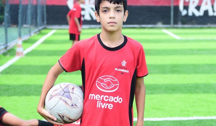 AJUDAR A PAGAR MINHA ESCOLINHA DE FUTEBOL