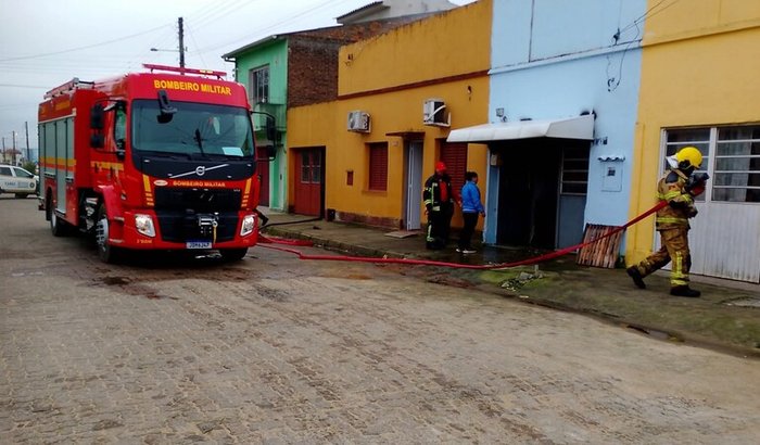 Ajuda para compra de móveis perdidos no incêndio 