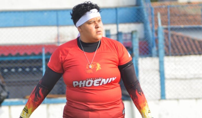 Ajude uma atleta a viajar para jogar.