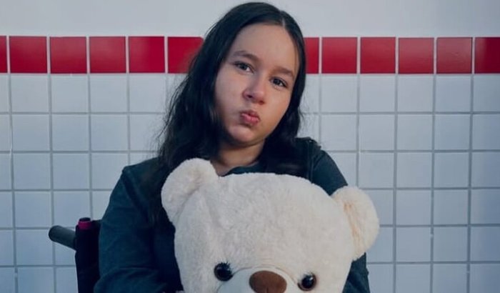 Ajuda cadeira de roda eletrica para a Julia