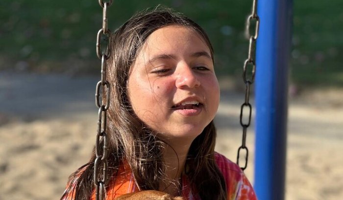 Por favor, ajude Gabrielle a respirar e a sorrir de novo! Please help Gabrielle breathe and smile again!