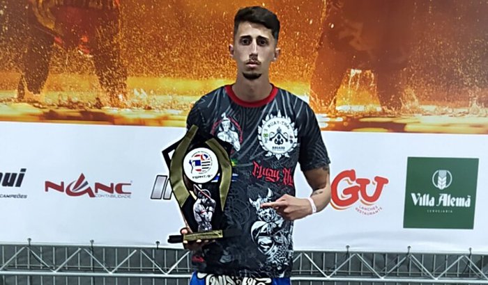 Ajuda ao atleta de Mairinque-SP Willian Silva disputar o Campeonato Brasileiro de Muay thai