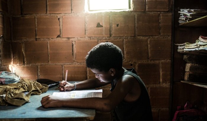 Ajude a transformar vidas por meio da educação