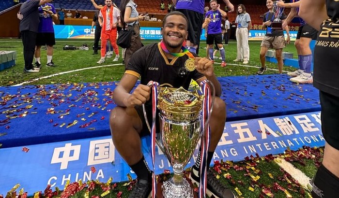 Operação do joelho do Leandro Aguiar 