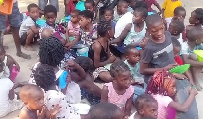 Ajuda a vila na Angola 